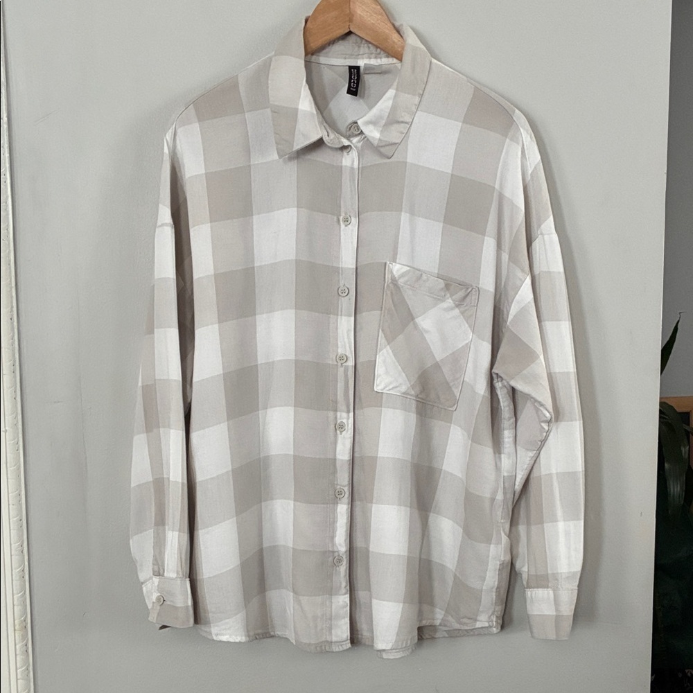 H&M Grey|White Plaid Shirt Sz Small